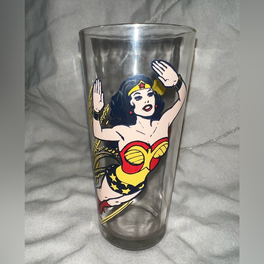 1978 Superwoman DC Comics Pepsi Glass